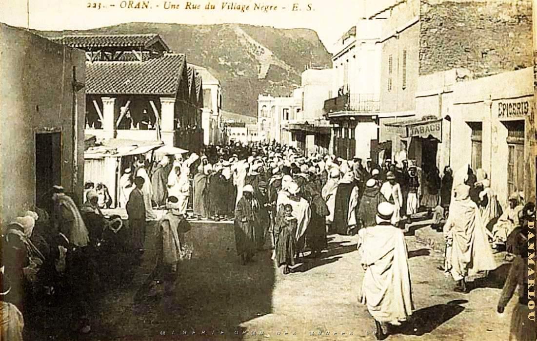 CA a- 032- Village negre.jpg